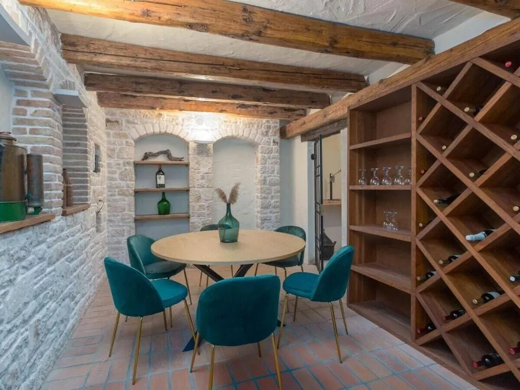 Santa Maria Domenica For Up To 12 Persons Villa Kastelir 0*,  Croatia